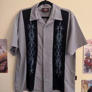 Vintage Y2K Dragonfly Roadhouse Tribal Embroidered Button Down Shirt